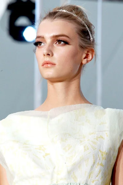 Look 32